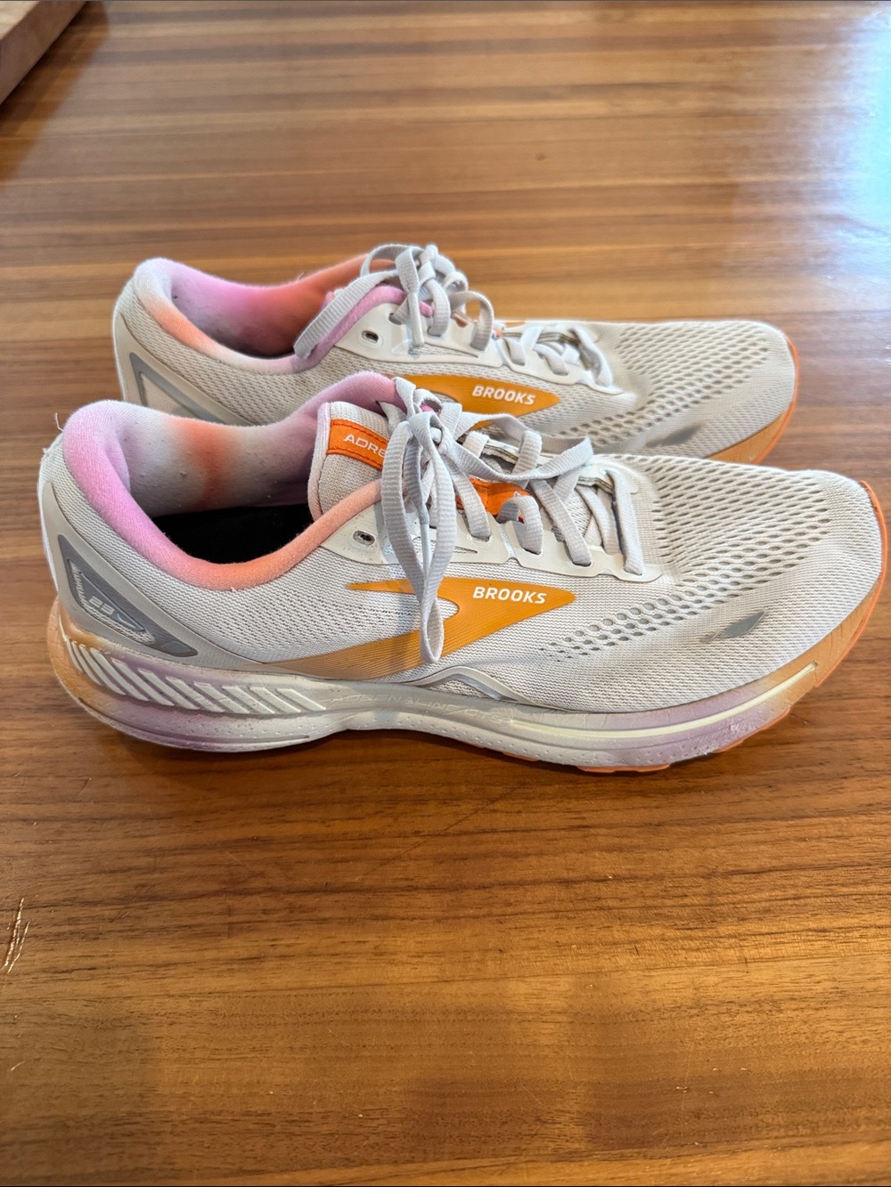 Brooks Adrenaline GTS 23 - white/orange/purple- Women's 12 - 1203811B077‎